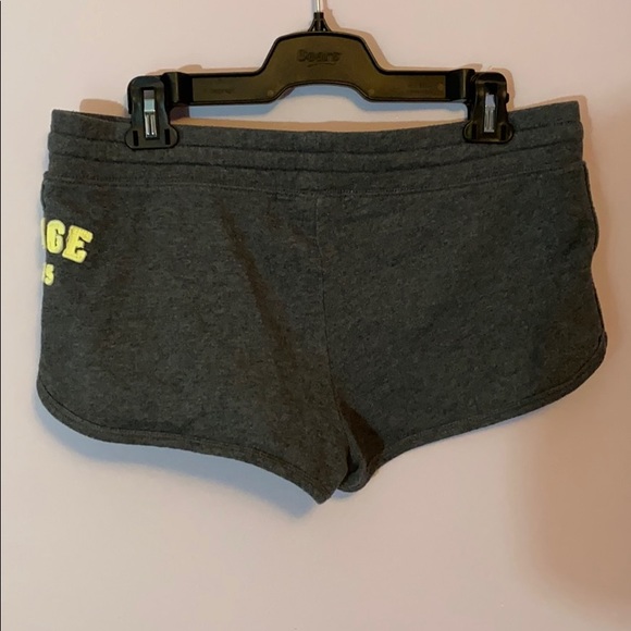 Garage Shorts Size Medium - Picture 2 of 4